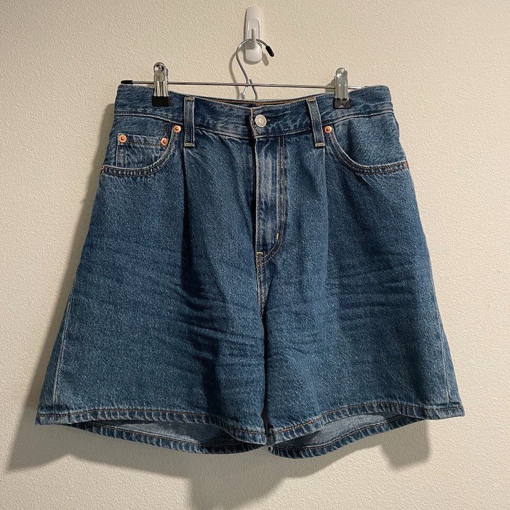 Levi's High Rise Ribcage Shorts